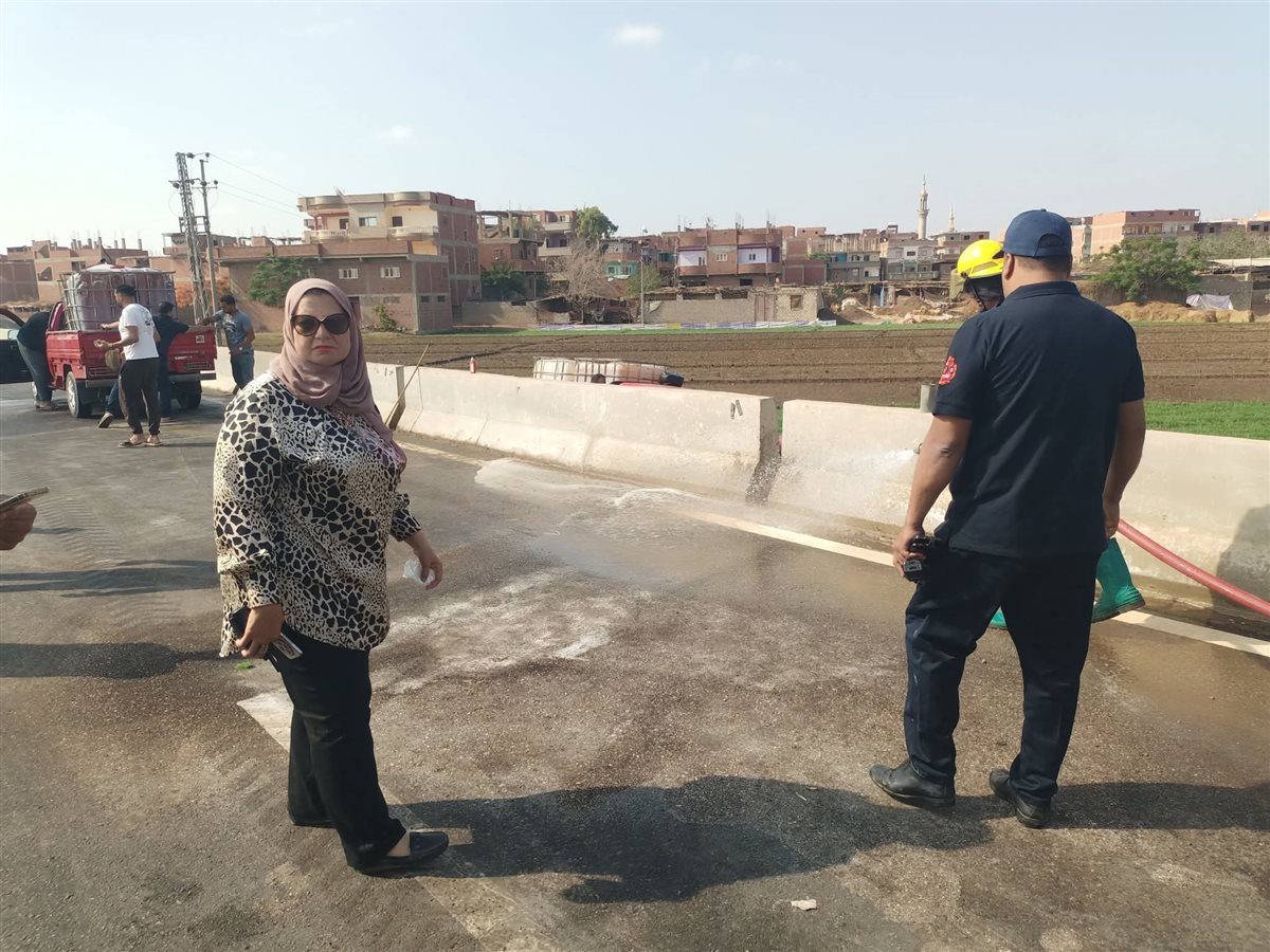 انقلاب سيارة نقل محملة بـ مادة كاوية بالغربية 