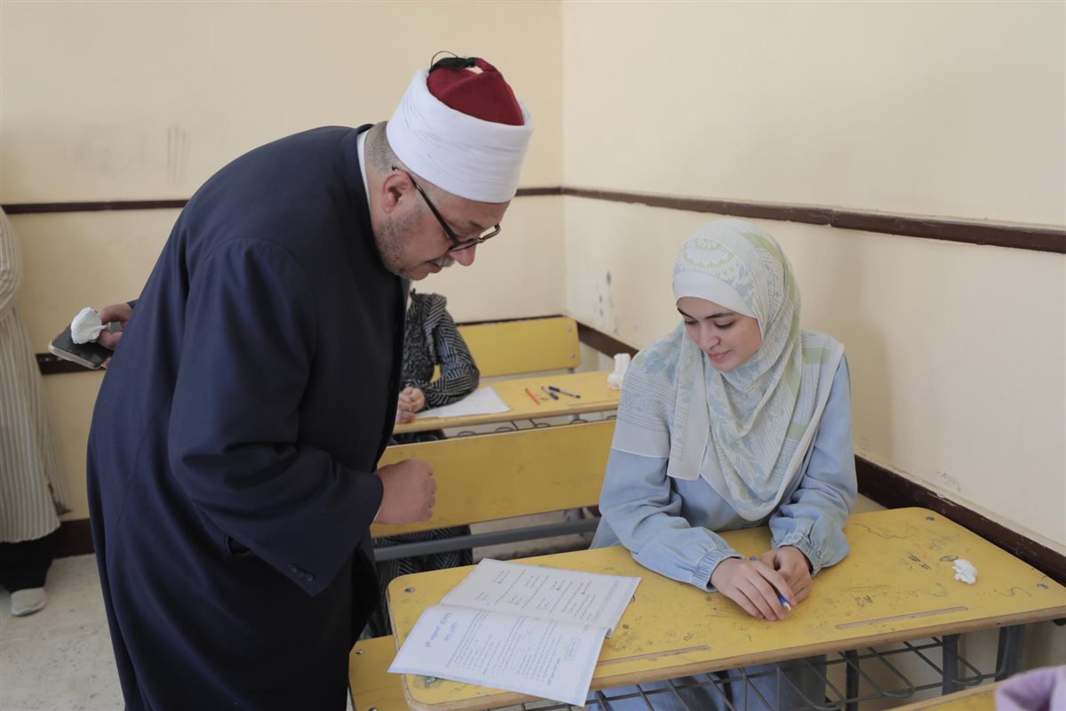 ‏رئيس المعاهد الأزهرية يتفقّد لجنة امتحانات طلاب فلسطين