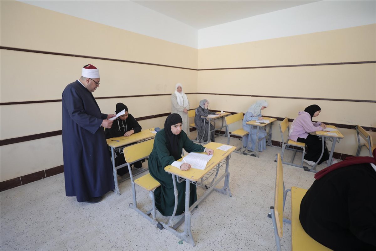 ‏رئيس المعاهد الأزهرية يتفقّد لجنة امتحانات طلاب فلسطين