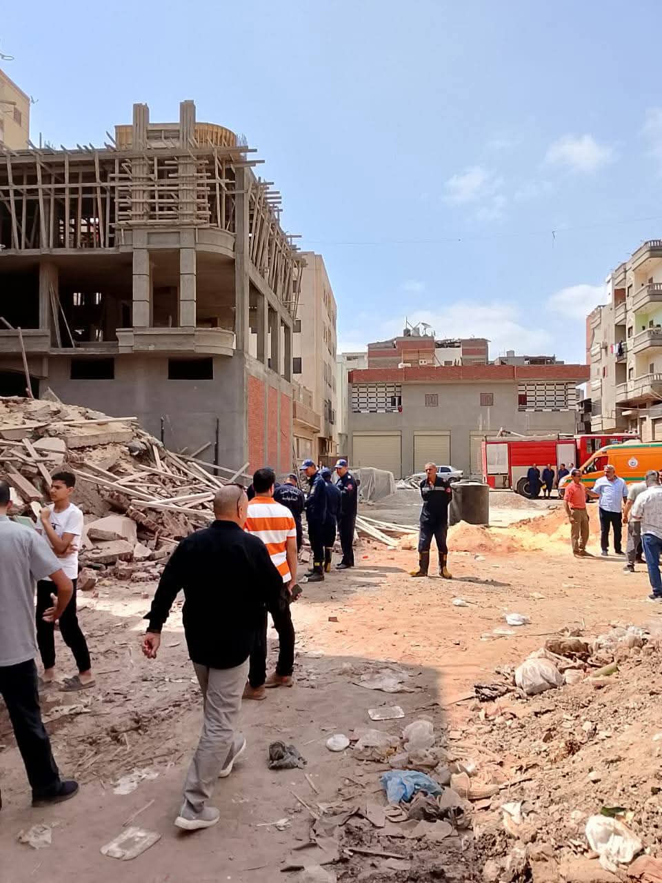 إصابة عاملين في انهيار منزل قديم في الدقهلية