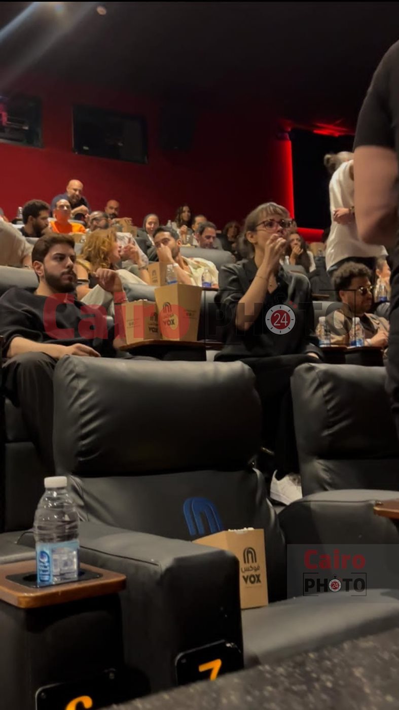  نور عمرو دياب تدعم والدتها شيرين رضا وتظهر مع حبيبها في العرض الخاص لـ في عز الظهر