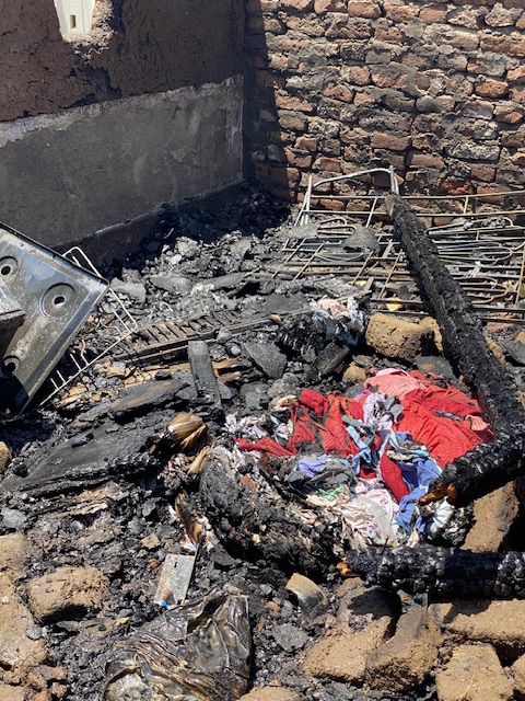 الحريق امتد لاسطح المنازل