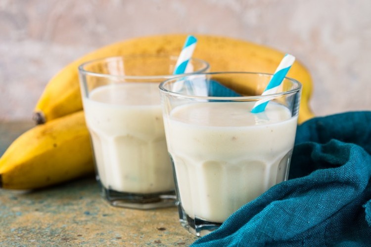 عصير موز بالحليب