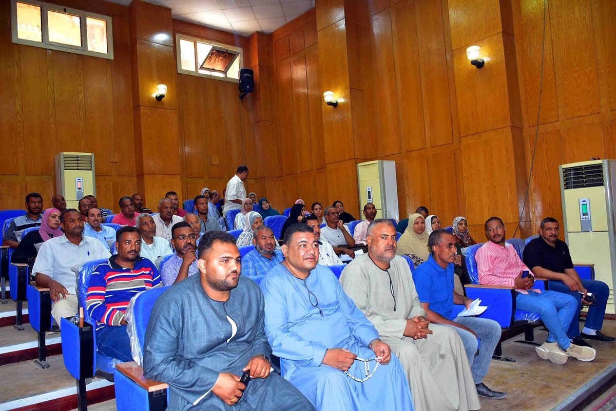 محافظ الأقصر ولقاء جماهيري بأهالي إسنا