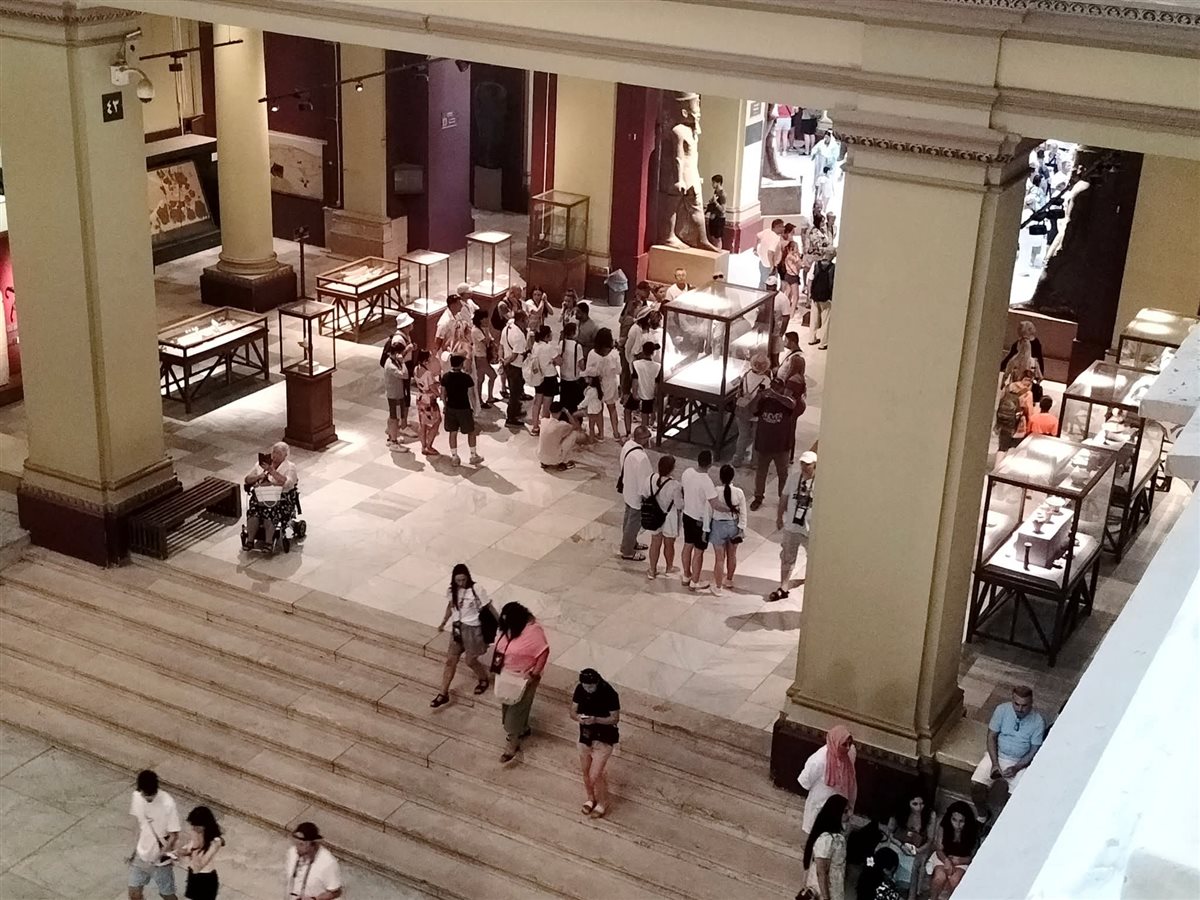 إقبال كبير من السائحين على زيارة المتحف المصري بالتحرير 