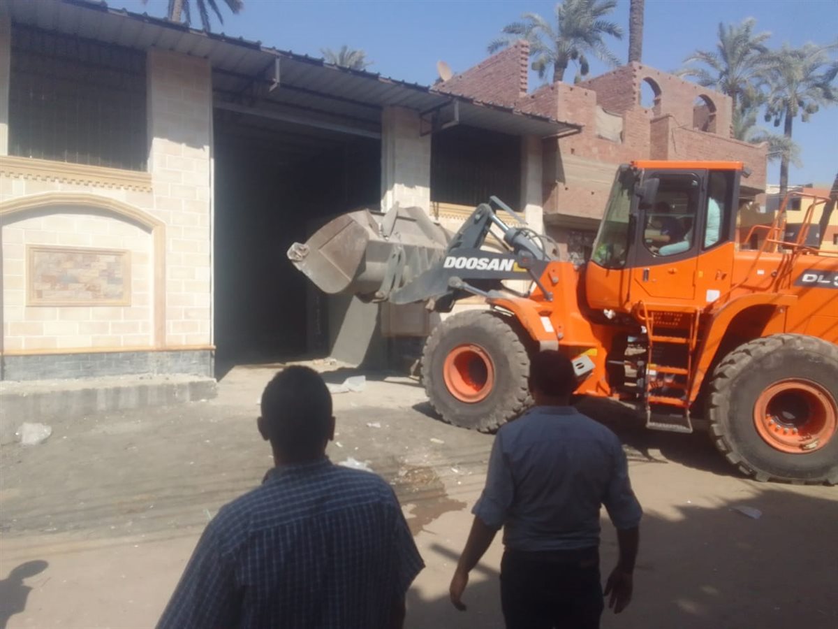 إزالة 27 حالة بناء مخالف وتعدٍ على أملاك الدولة بالبدرشين