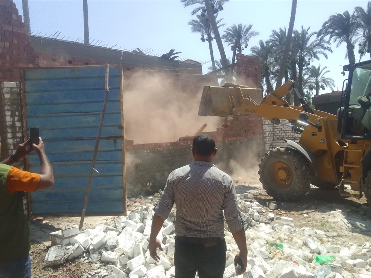 إزالة 27 حالة بناء مخالف وتعدٍ على أملاك الدولة بالبدرشين