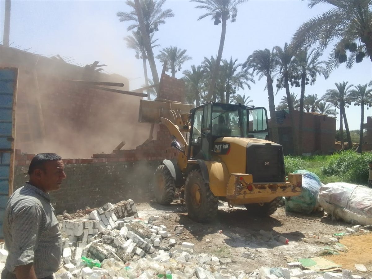 إزالة 27 حالة بناء مخالف وتعدٍ على أملاك الدولة بالبدرشين