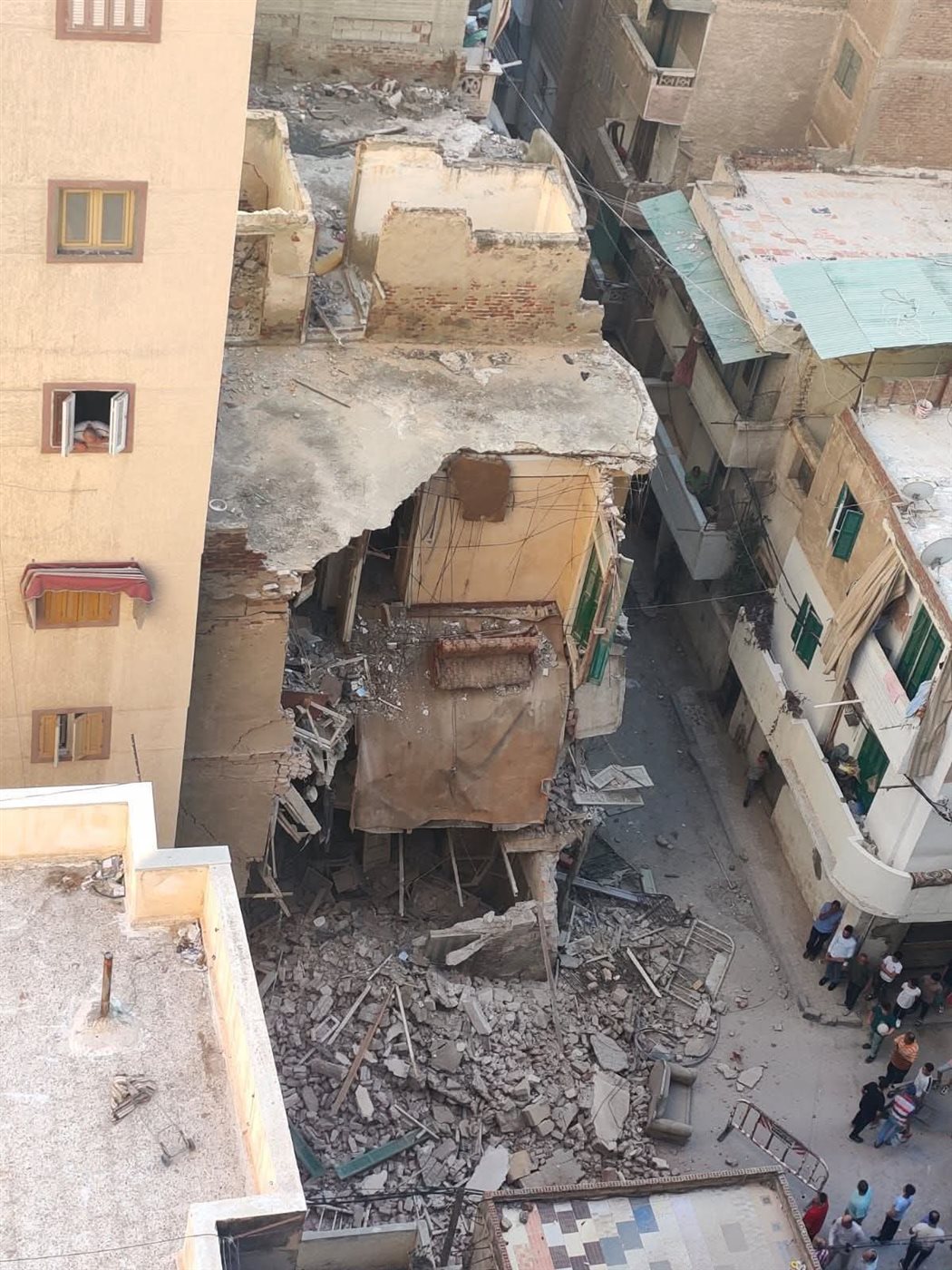 انهيار عقار في باكوس بالإسكندرية&nbsp;