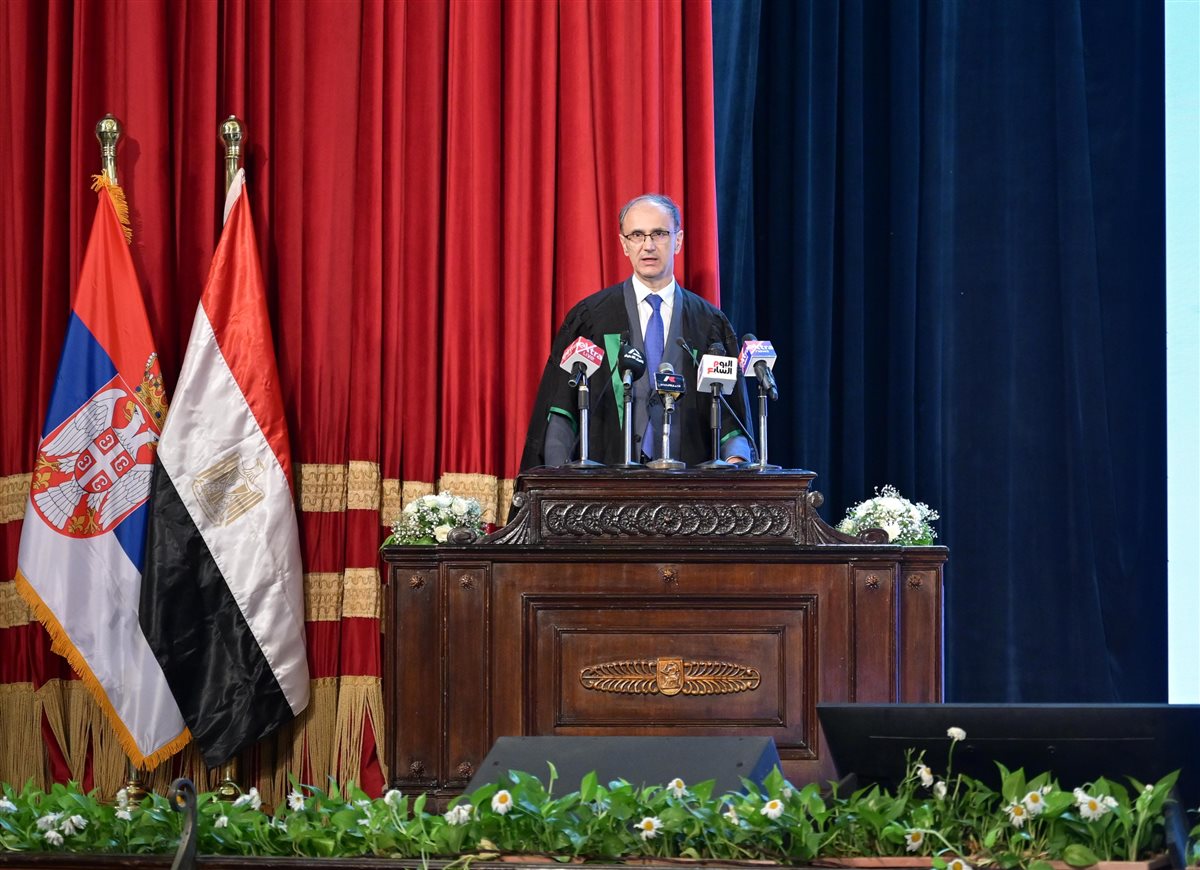 رئيس وزراء صربيا يلقى محاضرة تذكارية فى بجامعة القاهرة بحضور وزير التعليم العالي