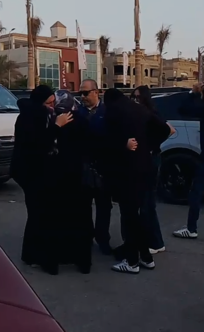 جنازة والدة المخرجة سارة وفيق بمسجد الحمد بالتجمع الخامس