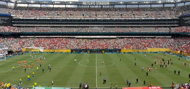 لحظة إيقاف المباراة 