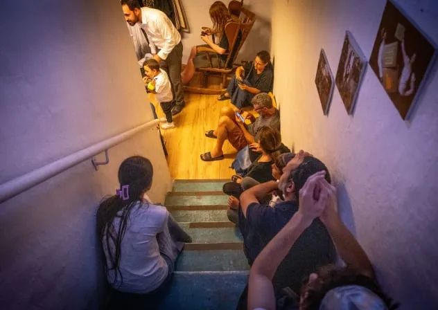 المستوطنين في الملاجئ