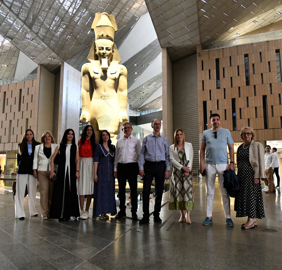 رئيس وزراء صربيا في زيارة المتحف المصري الكبير 