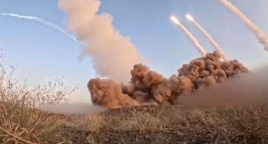 شاهد إطلاق الصواريح الإيرانية تجاه إسرائيل بعد صلاة الجمعة اليوم