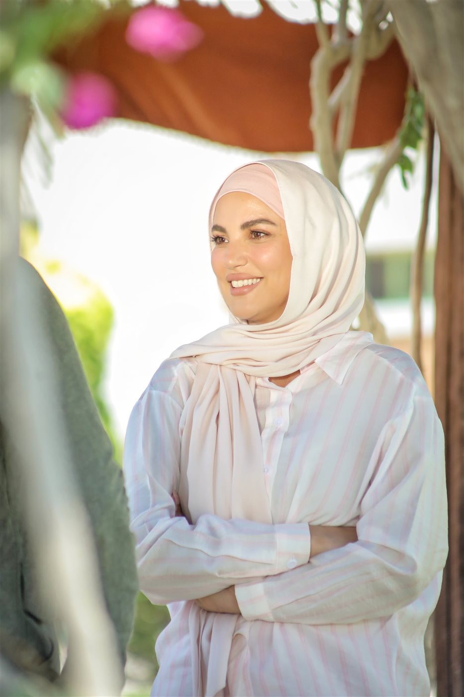 درة محجبة في كواليس فيلم الست لما بطولة يسرا