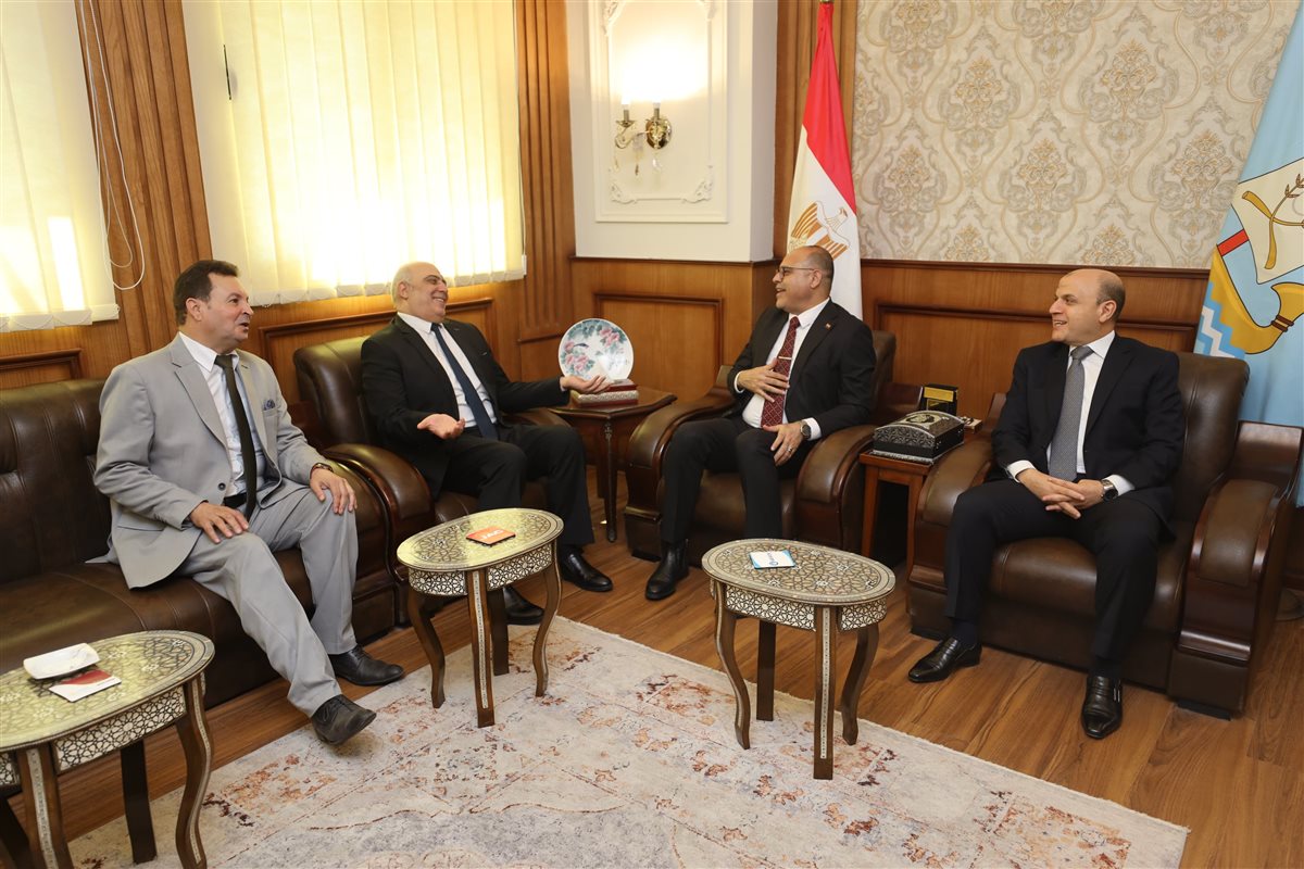 وزير العمل داخل محافظة كفر الشيخ