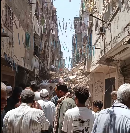 <strong>انهيار عقاري حدائق القبة</strong>