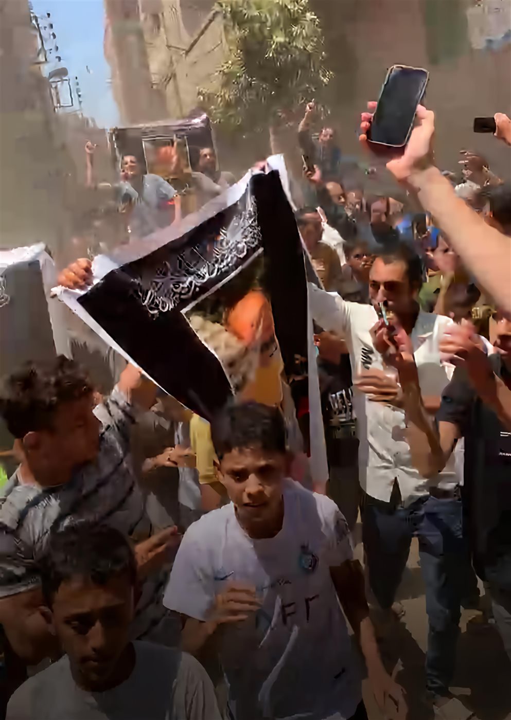 مسيرات فى كفر قورص بالمنوفية للمطالبة بالقصاص من المتهمين في مشاجرة أولاد العم