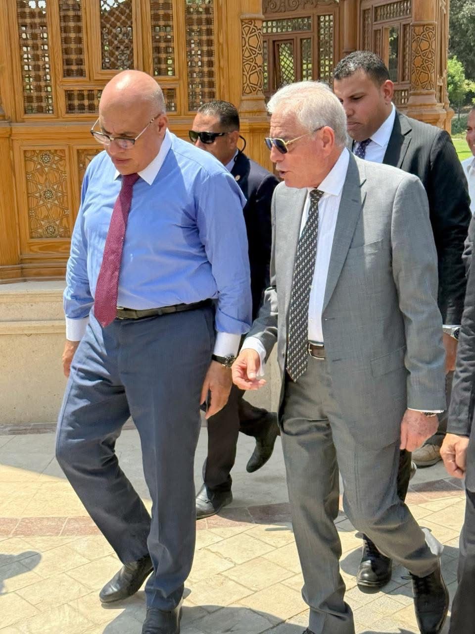 جولة لمتابعة أعمال تطوير حديقة الأزبكية 