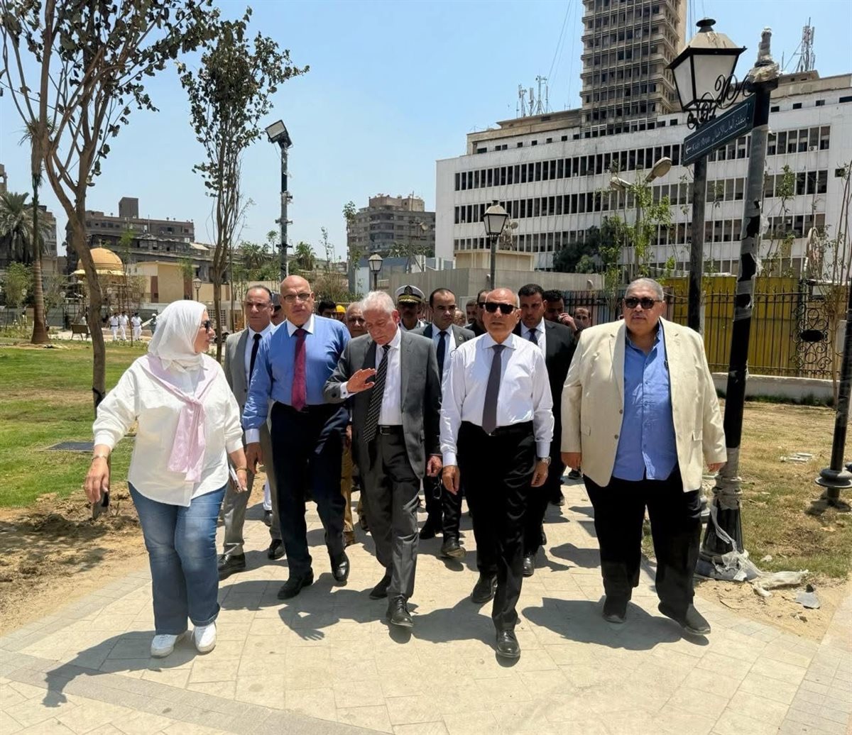 جولة لمتابعة أعمال تطوير حديقة الأزبكية 