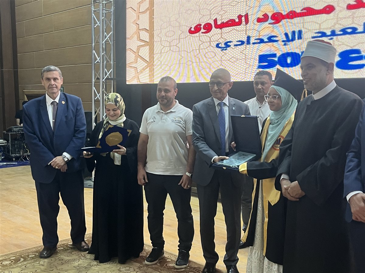 محافظ شمال سيناء سيناء يكرم أوائل الشهادتين الإعدادية والأزهرية