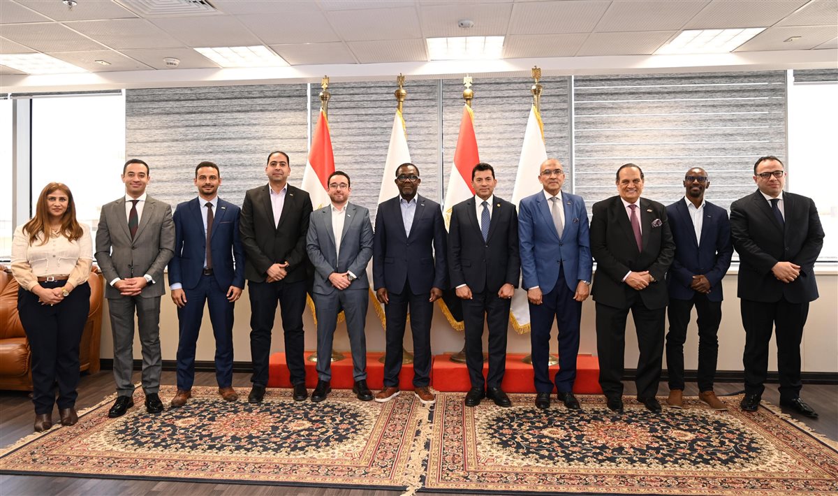 وزير الرياضة يلتقي الأمين العام للكاف لمتابعة مستجدات نقل المقر الجديد إلى العاصمة الإدارية<br> 