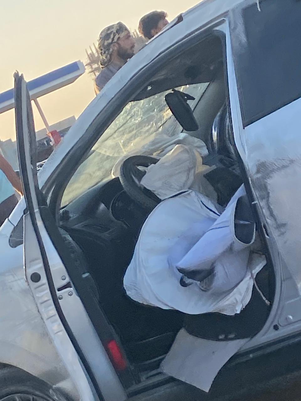 حادث انقلاب سيارة أمام مول أركان بالشيخ زايد