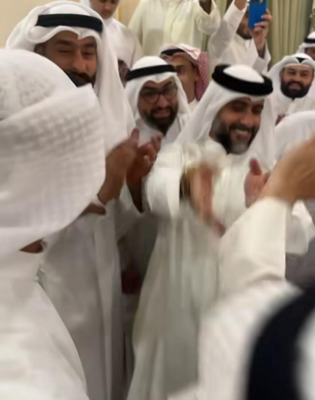 الفنان الكويتي حسين المهدي يحتفل بـ زفافه