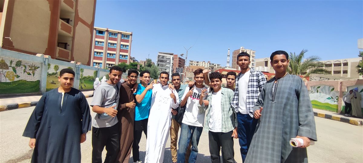 طلاب الثانوية الأزهرية بسوهاج 