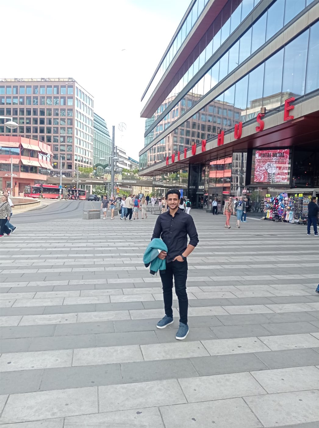 أحمد أيمن إسماعيل صحفي القاهرة 24 في ساحة سيرجل