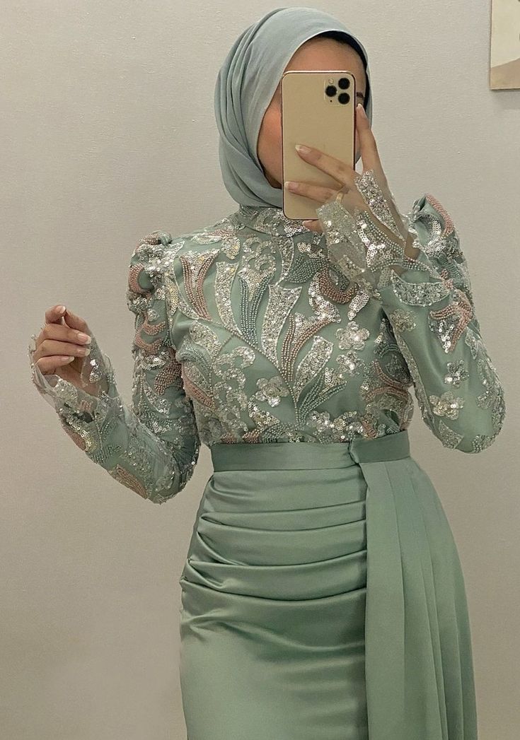 صور فساتين سهرة أنيقة موضة 2025