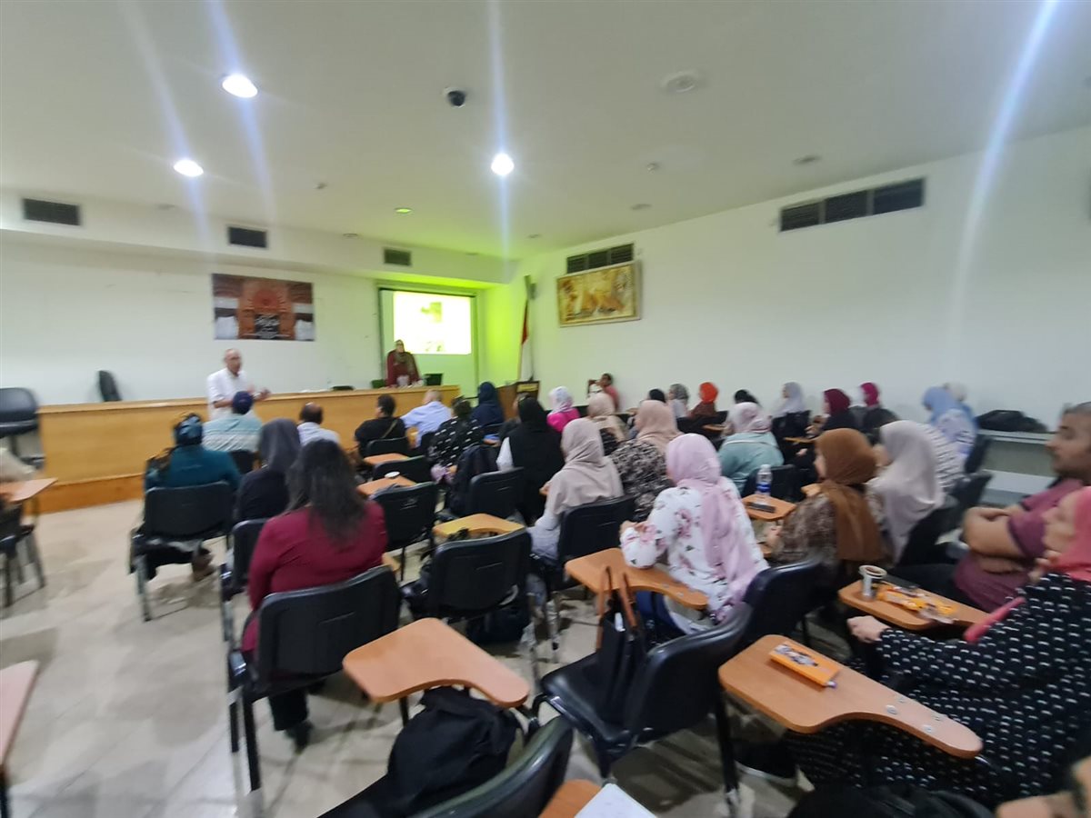 ورشة إعادة تنظيم المخازن المتحفية بمتحف المنيل