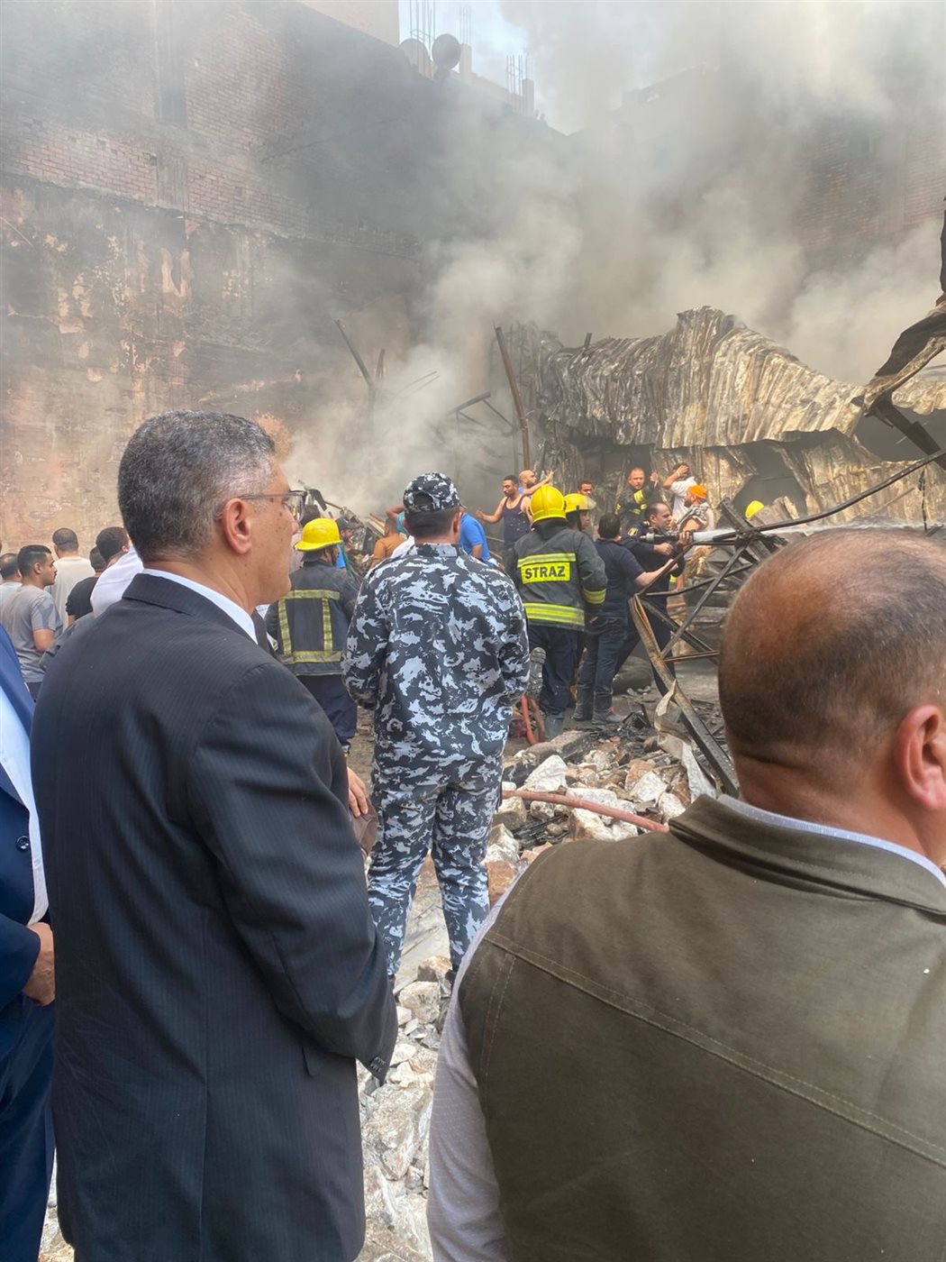 محافظ الجيزة من مكان  حريق مخزن الدهانات بالبراجيل