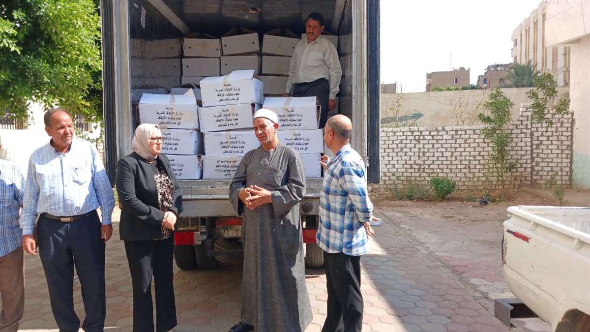 الأوقاف تسلم محافظة الفيوم 2 طن لحوم صكوك الأضاحي لهذا العام