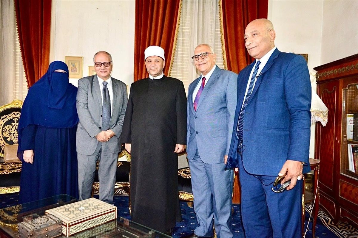 ابنة الشيخ المنشاوي عن استقبالها في المجلس الأعلى للشئون الإسلامية: شممت ريح والدي بهذا المكان وشعرت بروحه