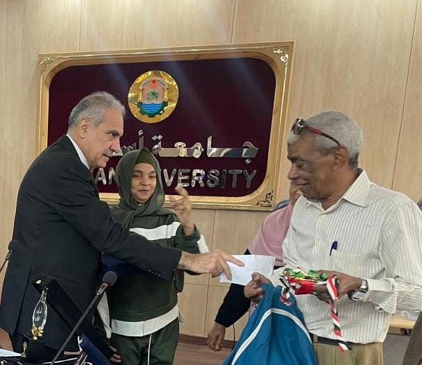 جامعة أسوان تكرّم آلاء علي بطلة الجمهورية من ذوي الهمم