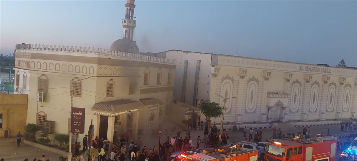 جانب من الحريق