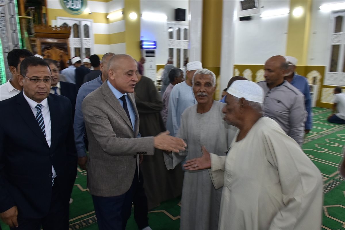 محافظ الأقصر يحتفل بالعام الهجري الجديد