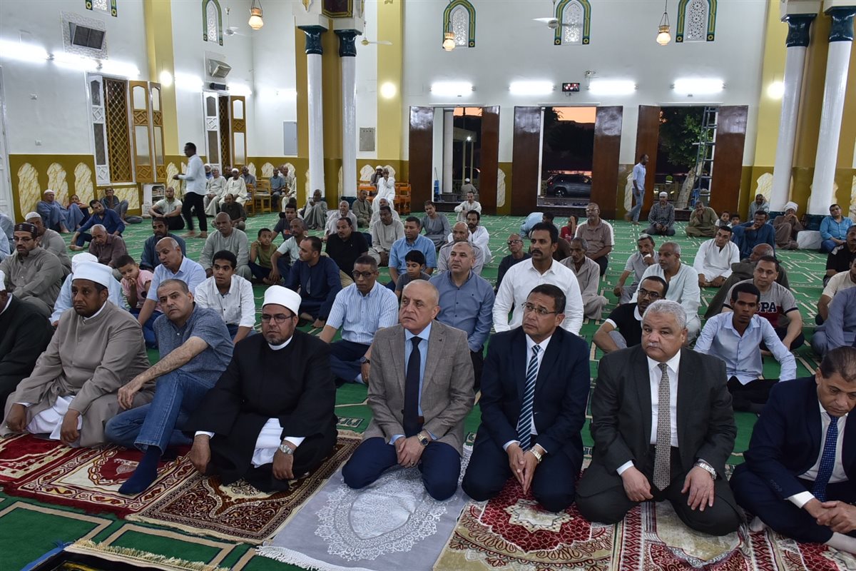 محافظ الأقصر يحتفل بالعام الهجري الجديد