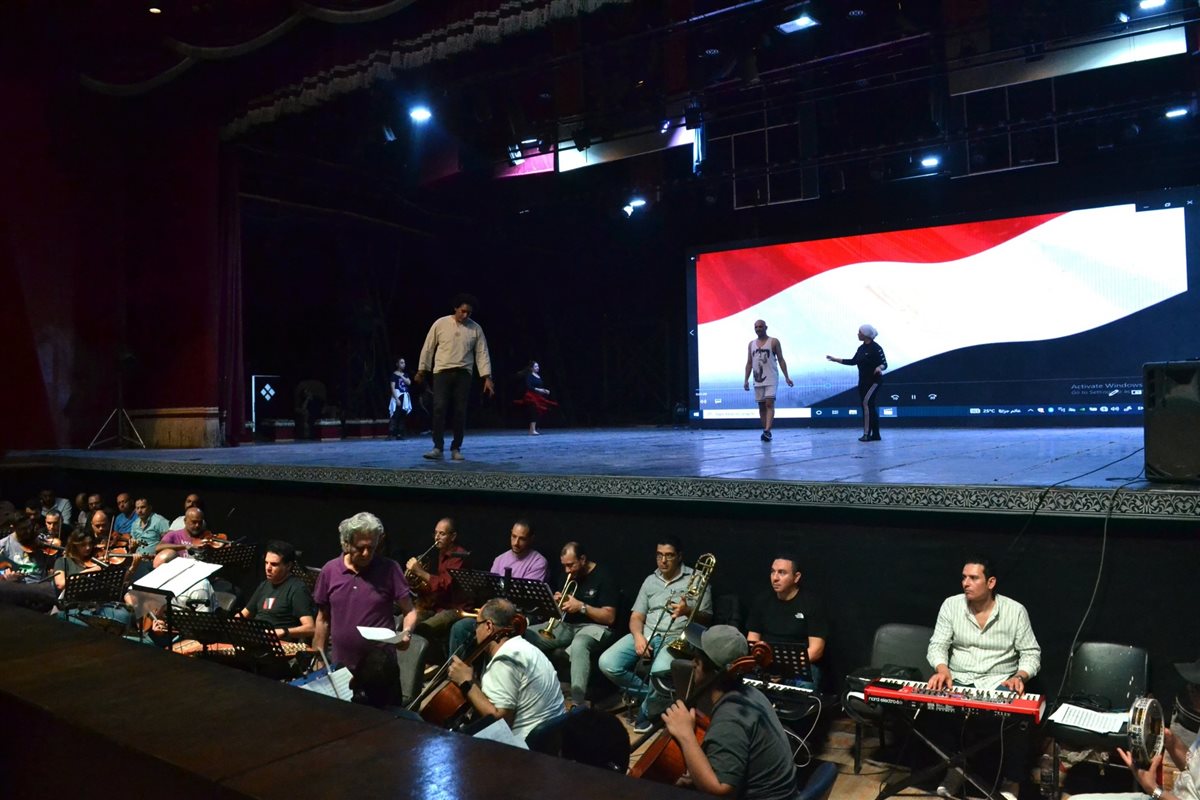 لقطات من استعدادات حفل لؤي ومصطفى شوقي بقيادة المايسترو سليم سحاب بمسرح البالون