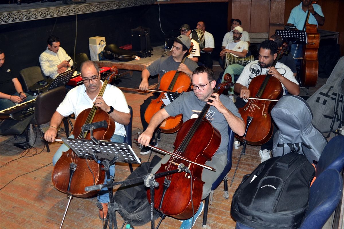 لقطات من استعدادات حفل لؤي ومصطفى شوقي بقيادة المايسترو سليم سحاب بمسرح البالون