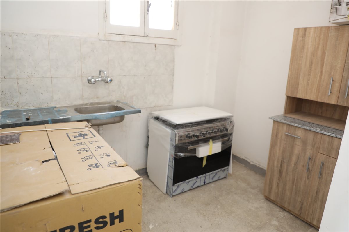 محافظ القاهرة يزور الأسر المتضررة من انهيار عقاري حدائق القبة بعد تسكينهم بوحدات بديلة 