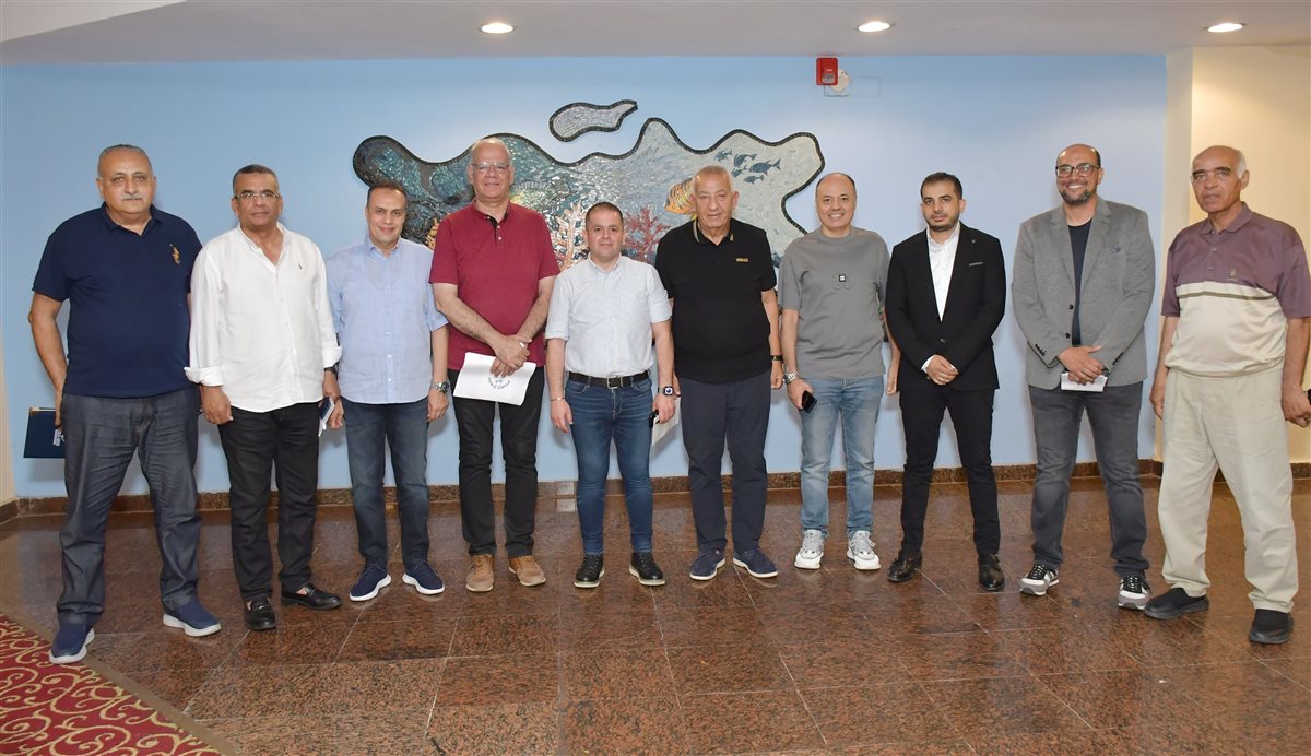 لجنة تطوير منشآت النادي المصري 