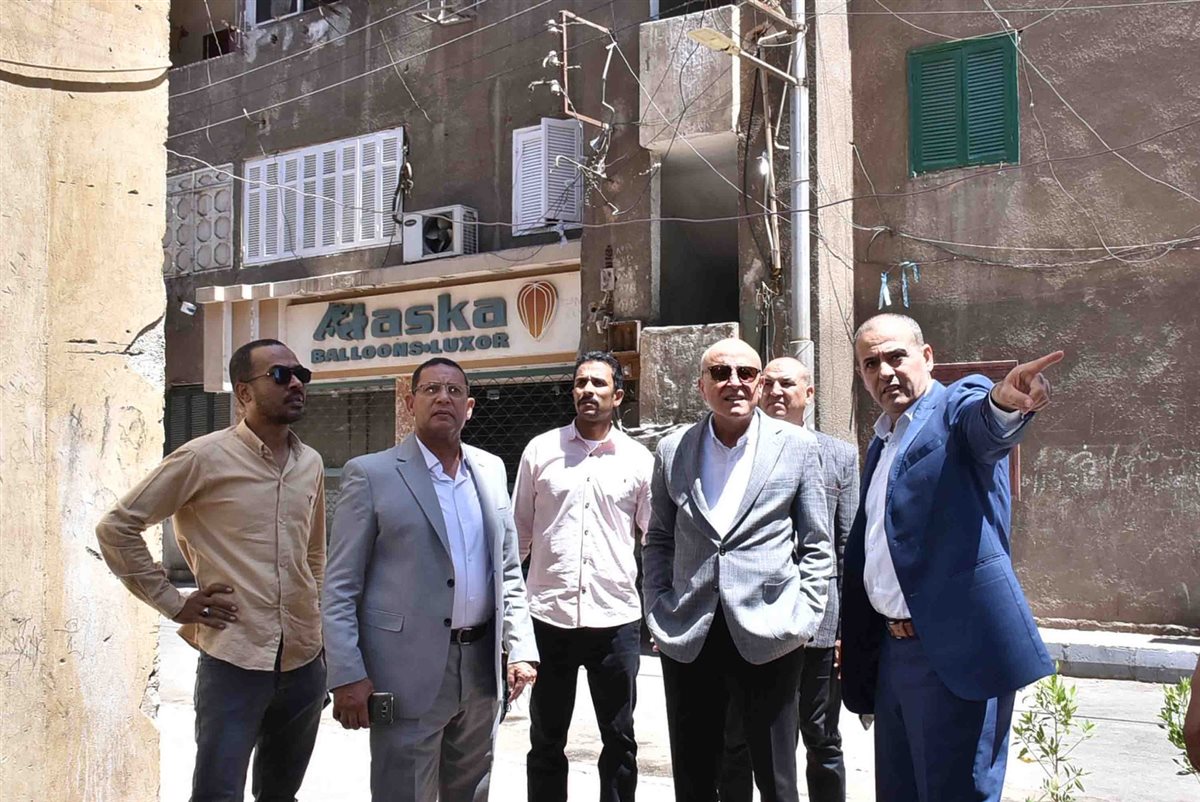 محافظ الأقصر وجولة ميدانية عقب صلاة الجمعة