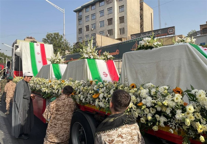 بينهم كبار القادة العسكريين والعلماء النوويين.. إيران تشييع ضحايا الحرب مع إسرائيل