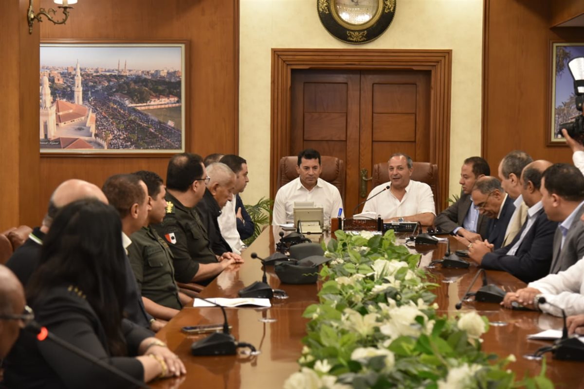 أبو علي يحضر اجتماع وزير الرياضة ومحافظ بورسعيد لمناقشة مشروع نادي المصري الجديد