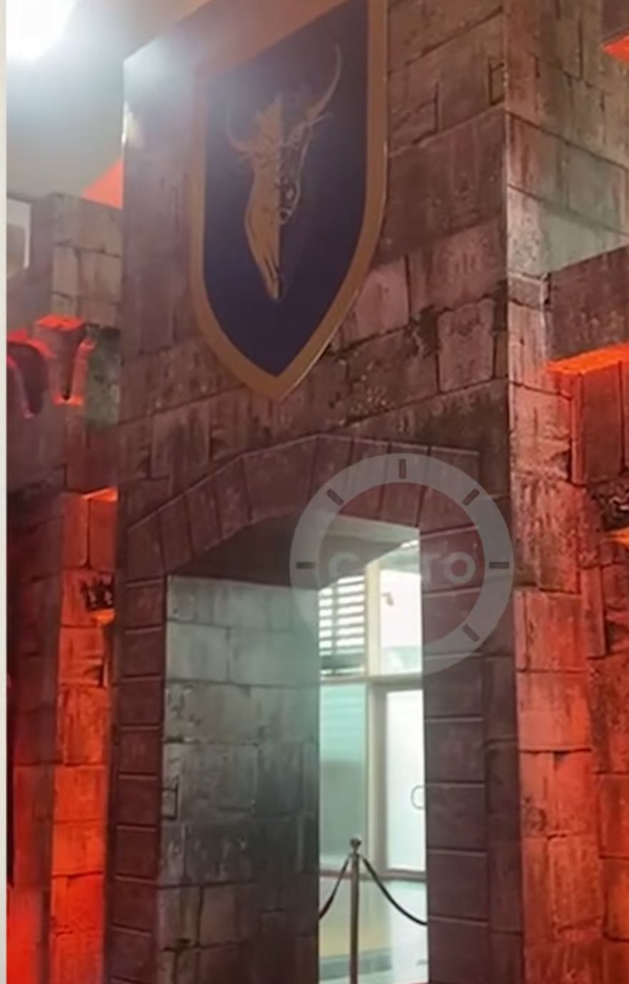 عالم مليئ بالفانتازيا.. ديكورات تاريخية في عرض يانجو بلاي  لـ 