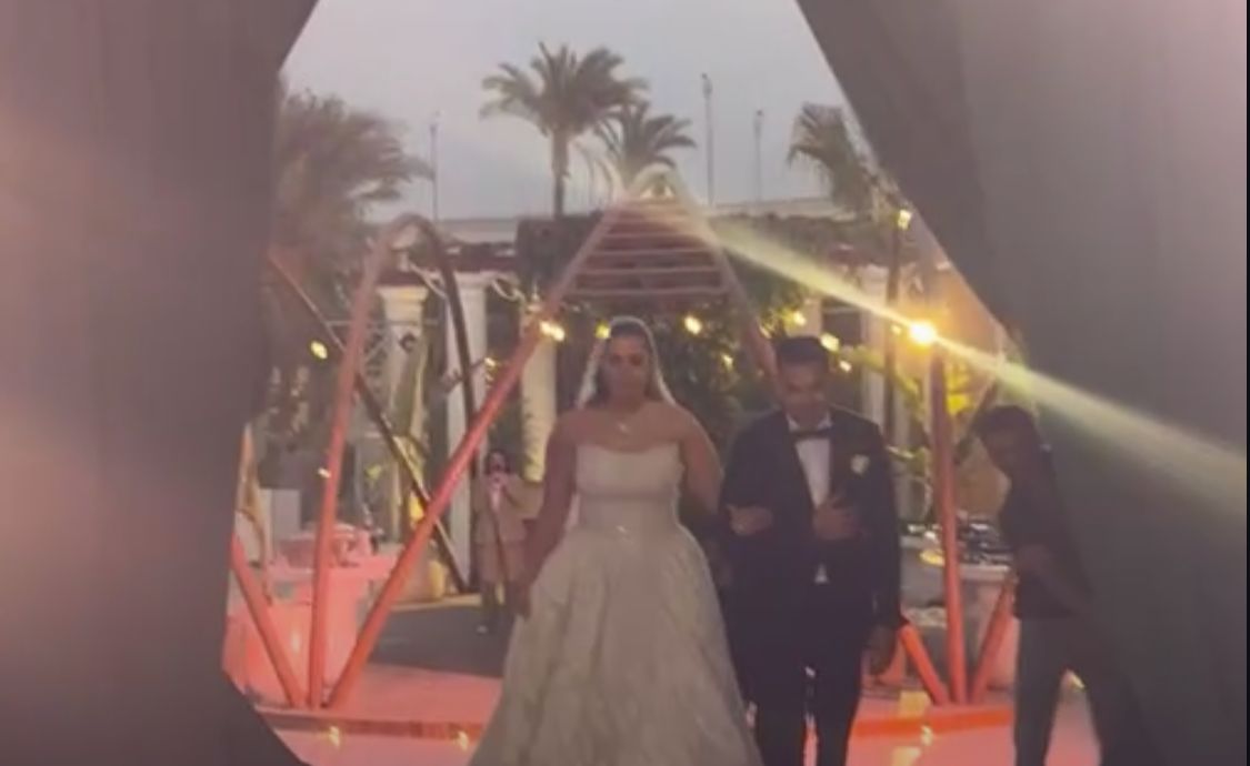 الصور الأولى من حفل زفاف ابنة الإعلامية مفيدة شيحة