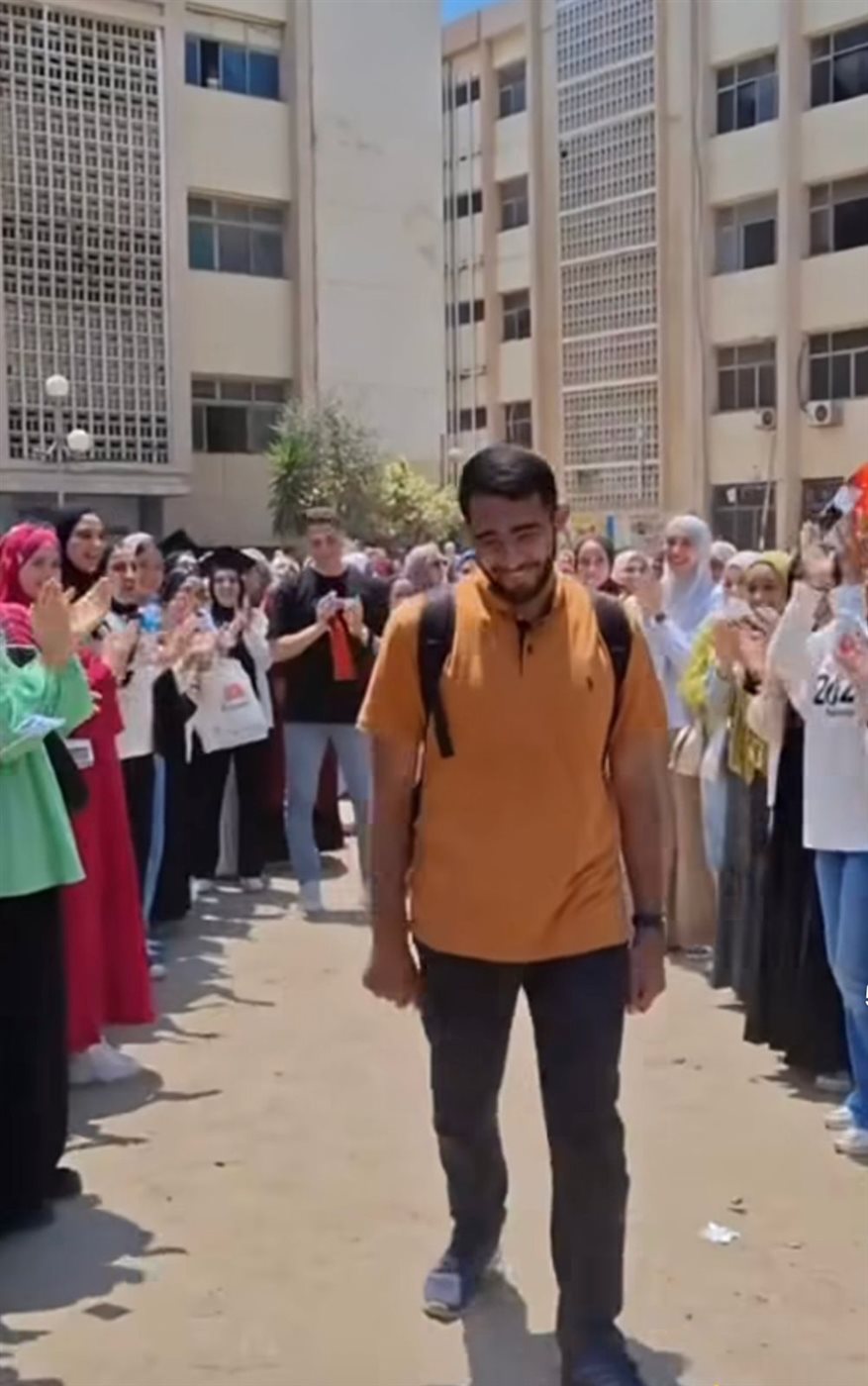 الطالب أحمد 